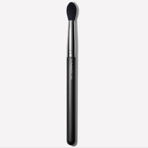 MAC 240S Synthetic Large Tapered Blending Brush